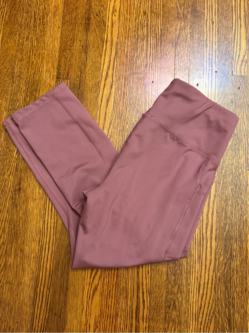 AVIA Mauve High-Waisted Capri Leggings with Pockets - Size M (8-10)